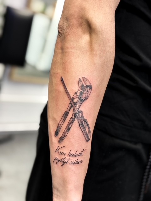 Minimalistinen tatuointi Tuusula